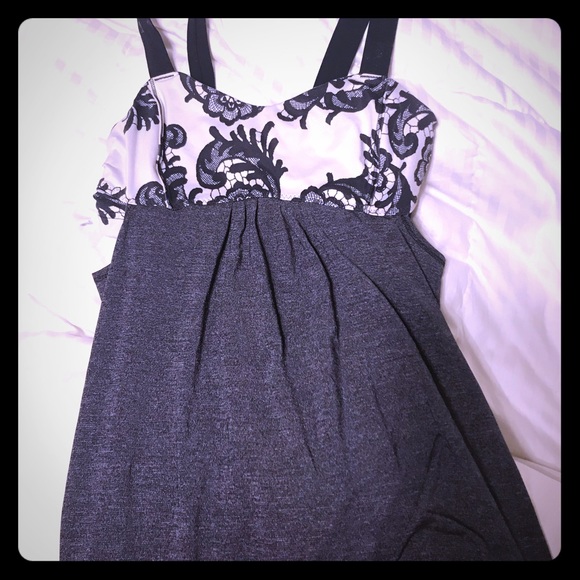 Lululemon workout too w sports bra - Picture 1 of 2